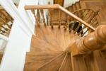 Ch&ecirc;ne ou h&ecirc;tre, comment choisir l'essence de bois pour un escalier &agrave; Yutz ?